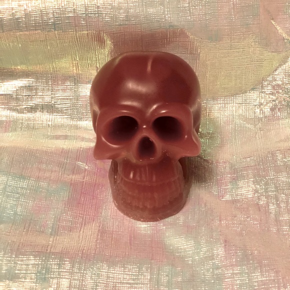 Hand poured 💀skull candle 🕯Black Cherry scent🍒 - Picture 3 of 6